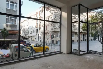 Коммерческое помещение с арендатором на продажу в Moda Kadikoy, Стамбул